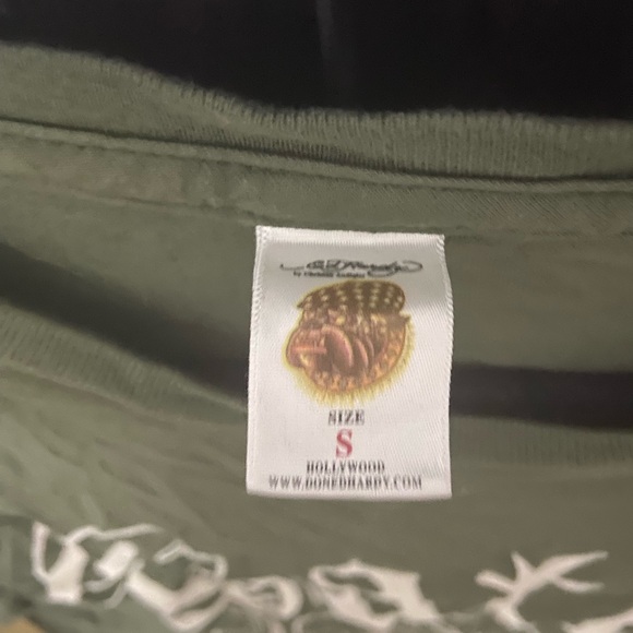 Vintage Ed Hardy Two Toned Long Sleeved Graphic Tattoo Shirt - Picture 4 of 4